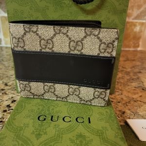 Men's Authentic Gucci Wallet.
